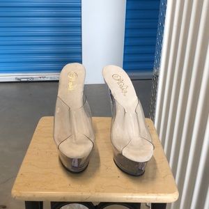 High heeled platform shoes